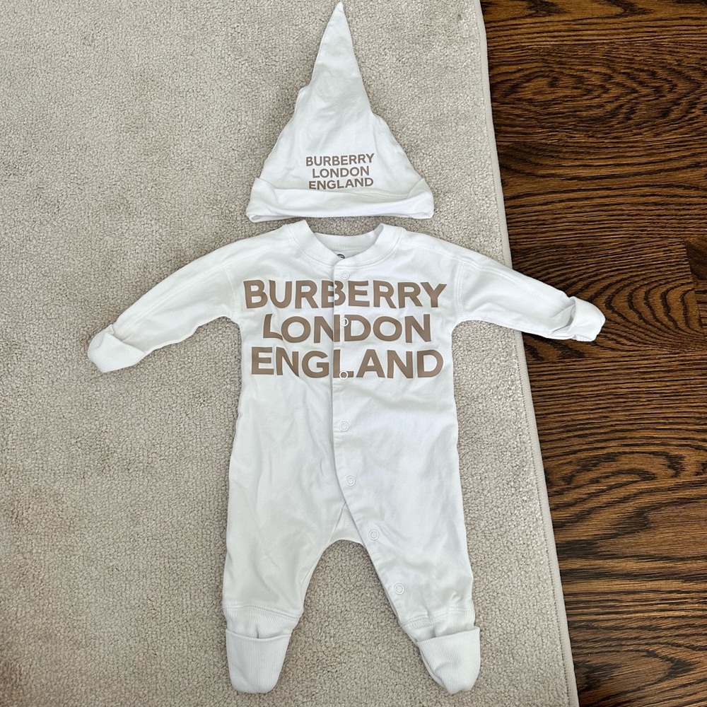 Baby Burberry Onesie with hat size 1 month